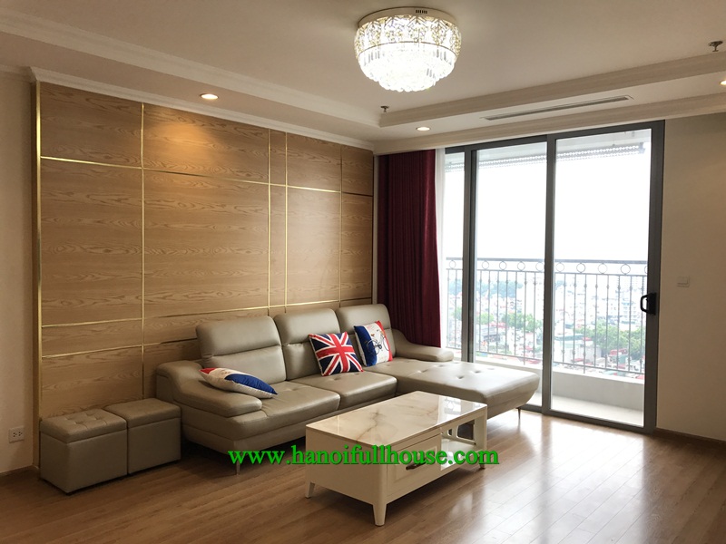 Full furniture, 3 bedrooms apartment in Vinhomes Nguyen Chi Thanh building, Dong Da Dist for rent